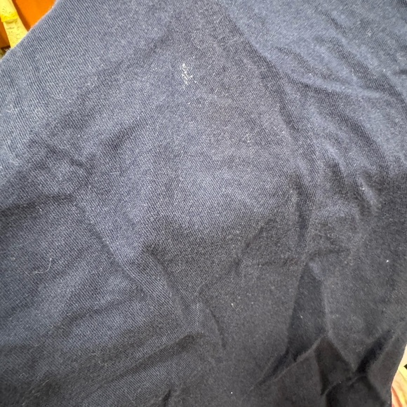 OLD NAVY CHRISTMAS TEE - Picture 6 of 7